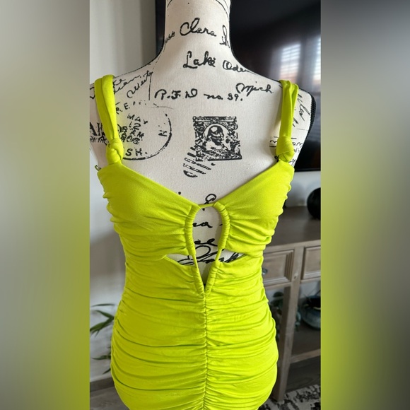 Zara Lime Green Ruched Dress - Picture 4 of 7